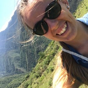 Meet your Posher, Allison